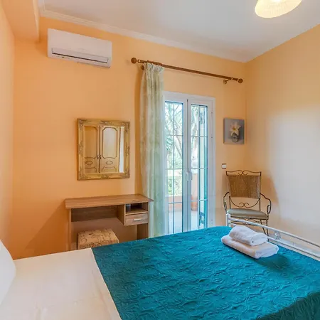 Even Ezer With Private Pool Appartement Pouládes