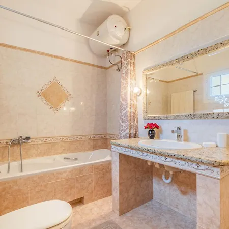 Even Ezer With Private Pool Апартаменты Poulades